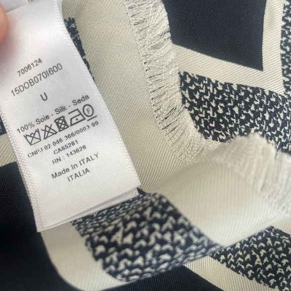 Christian Dior Silk Oblique Jacquard Scarf - Authentic - Picture 5 of 8